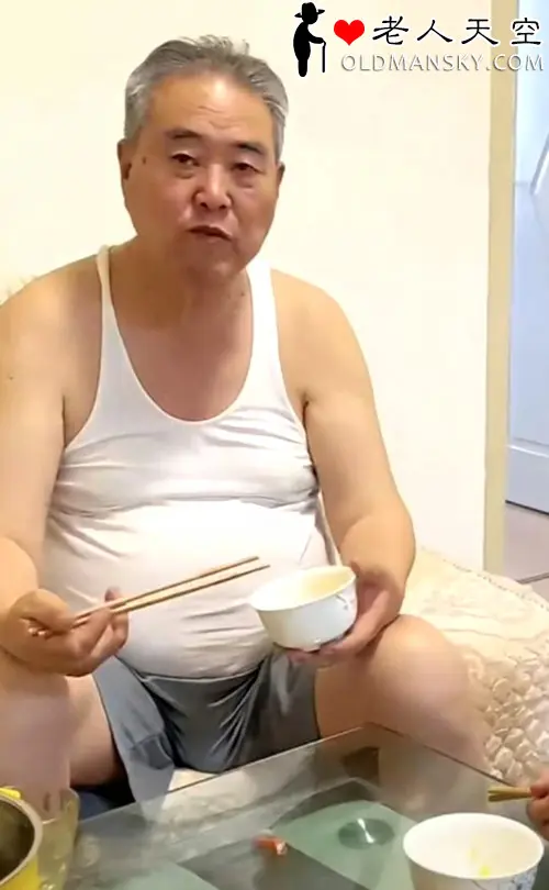 吃花生有益处，但这四类老人不建议吃