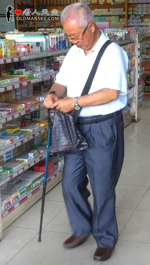想知道男人JJ的长短，就看他的食指和无名指