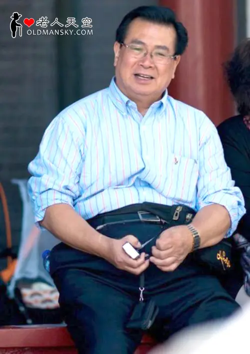 有前列腺炎的老男人不要吸烟