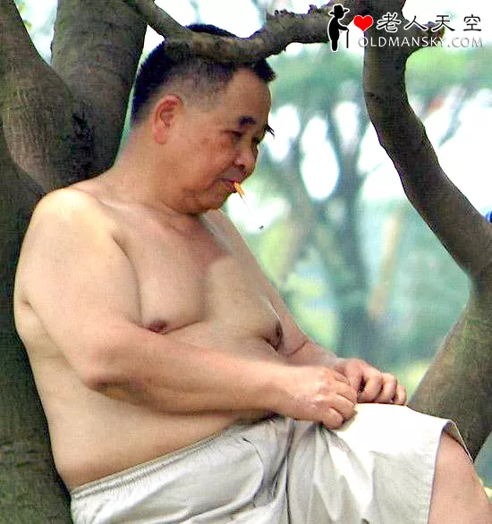 男人胡子长得过快并不是肾虚引起的-3