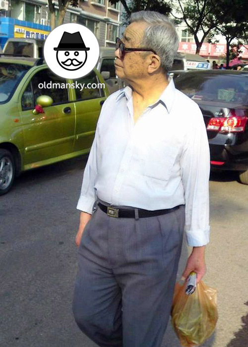 Sunglasses silver hair old man wore white shirt and blue trousers went shopping