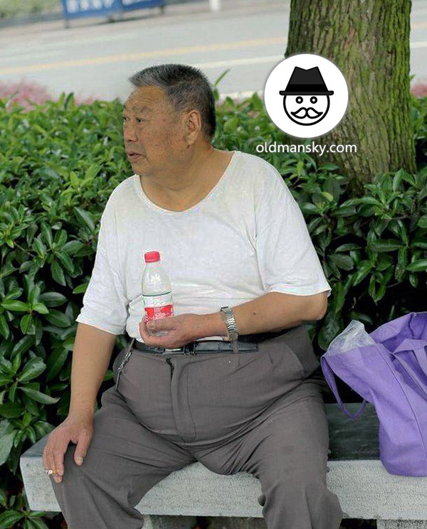 Fat old daddy was resting on the stone bench under the tree_02