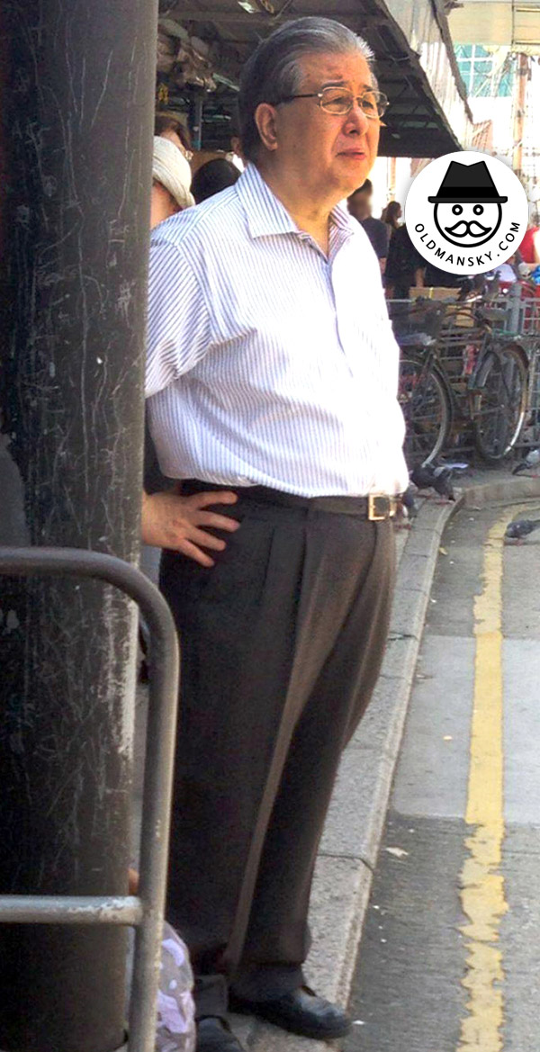 Handsome glasses old daddy was waiting bus in the bus station_06