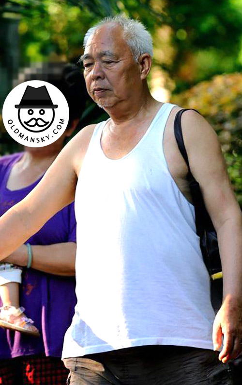 Three old men wore white vest undershirt did exercise in the park_06