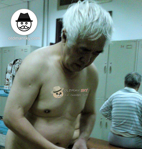 White hair swimming old man in the public restroom_03